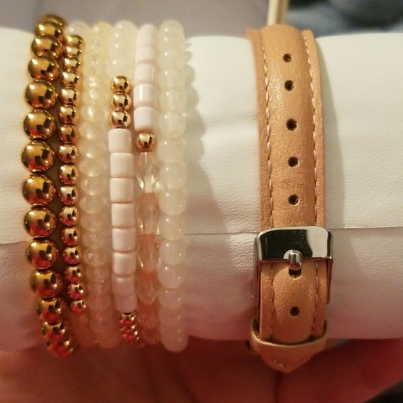 New Aeropostale rose pink watch with bracelets set - Picture 4 of 5